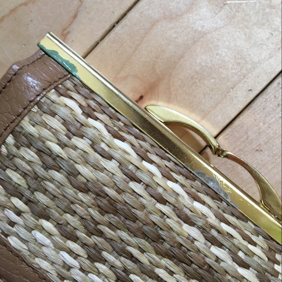 Vintage Tilley genuine leather wallet — made in Canada - Picture 4 of 6